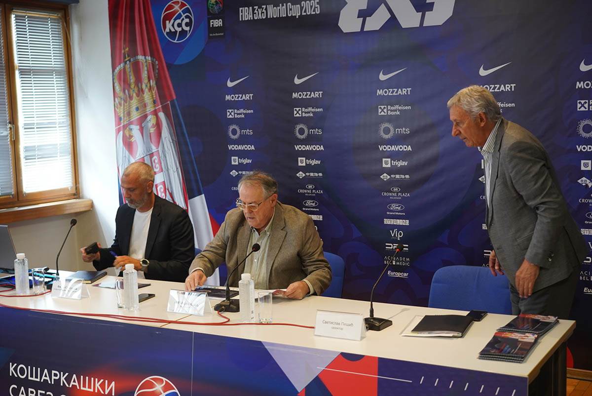 Nebojša Čović i Svetislav Pešić konferencija u Kući košarke (1).jpg