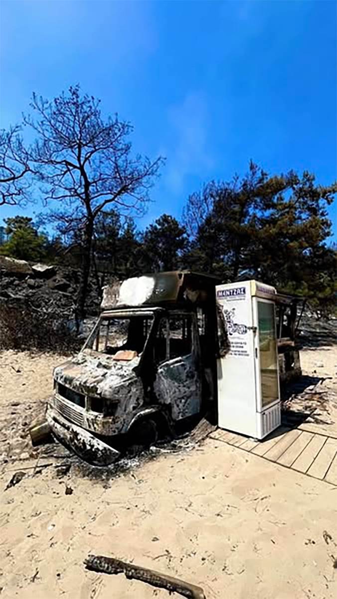 Plaža Glikadi na Tasosu nakon požara (1).jpg