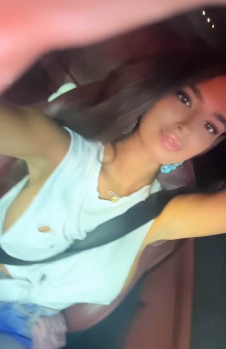 Đina Džinović bez brusa