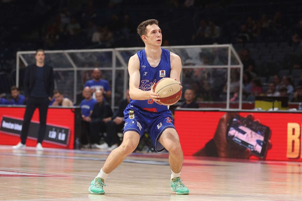 Ognjen Radošić srpski košarkaš