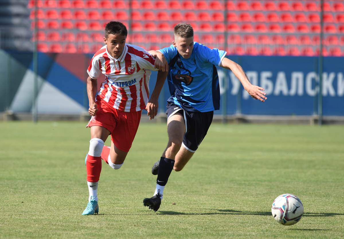 Luka Zarić na utakmici za pionire Crvene zvezde