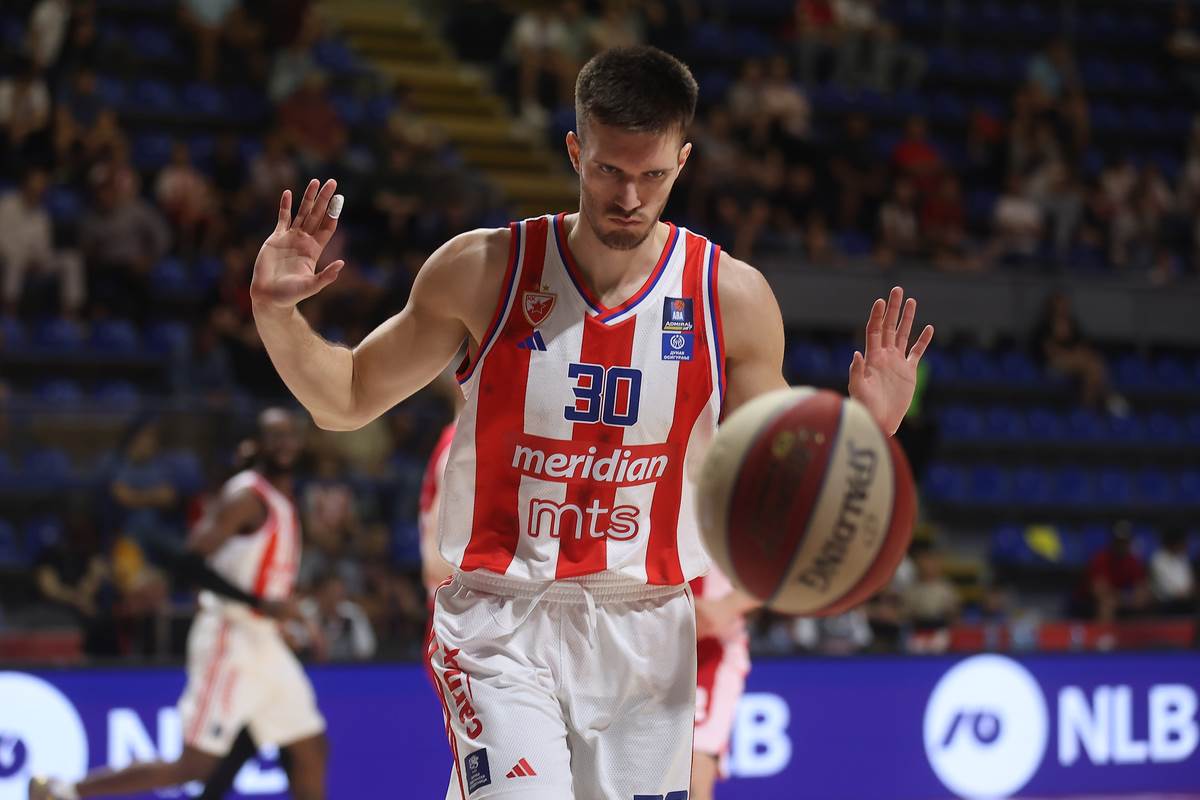 Filip Petrušev na utakmici protiv Derbija