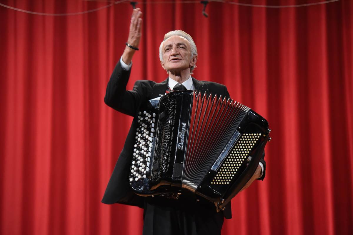 Mirko Kodić sa harmonikom