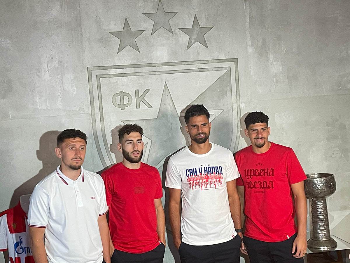 Veljković, Rogrigao, Mateuš i Tiknizijan na predstavljanju (5).jpg