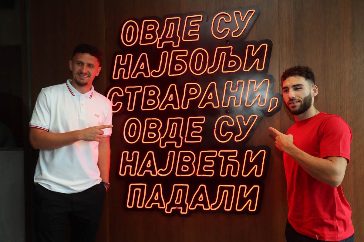 Miloš Veljković i Nair Tiknizijan fudbaleri Crvene zvezde