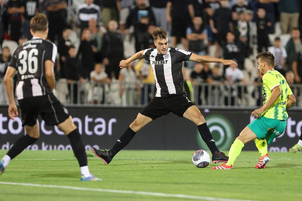 Partizan AEK 5.jpg