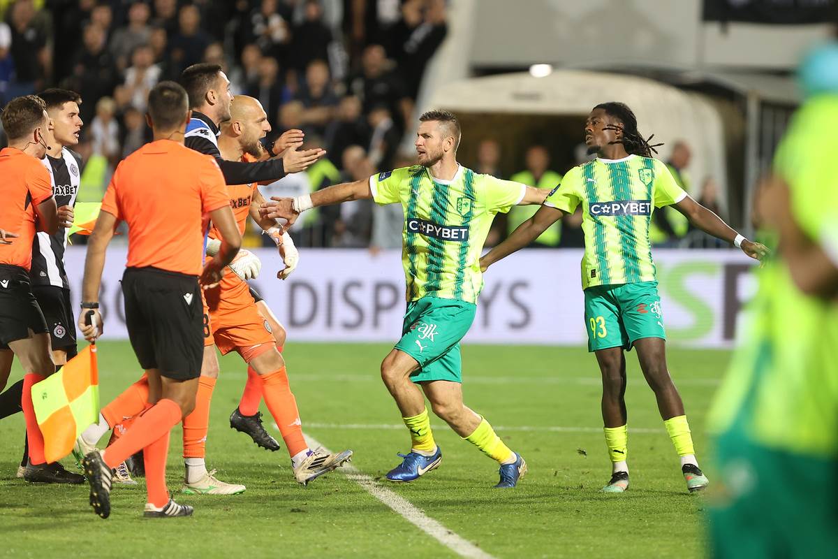 Partizan - AEK tuča na kraju