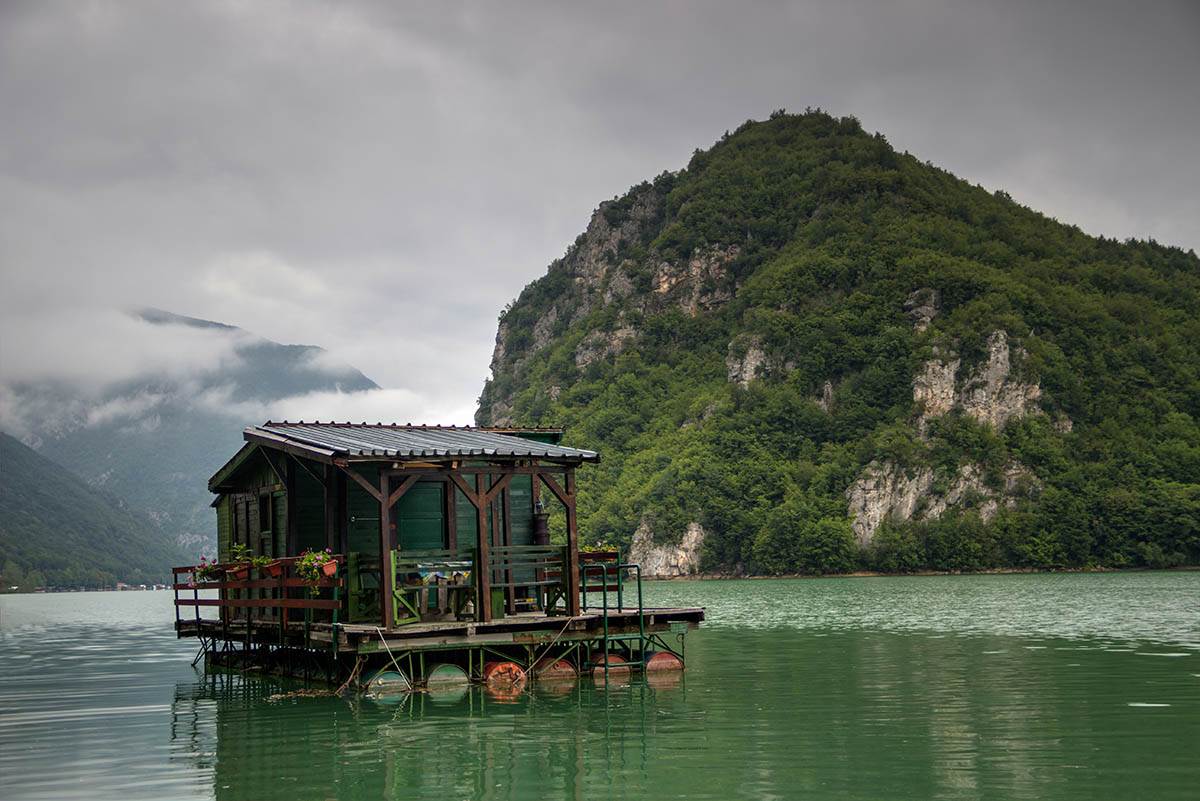 Jezero Perućac Bajina Bašta (5).jpg