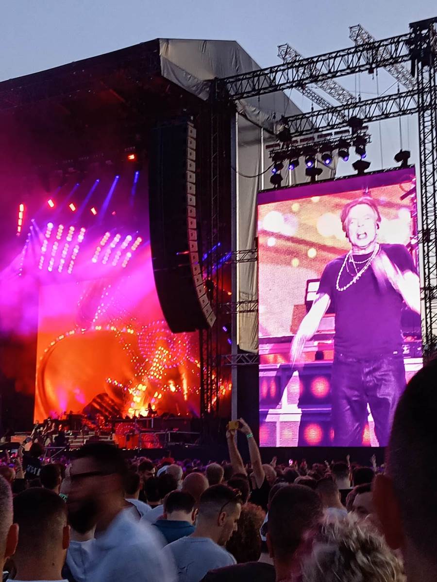 Guns and Roses Ušće (3).jpg