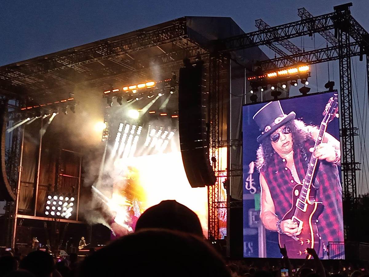 Guns and Roses Ušće (1).jpg