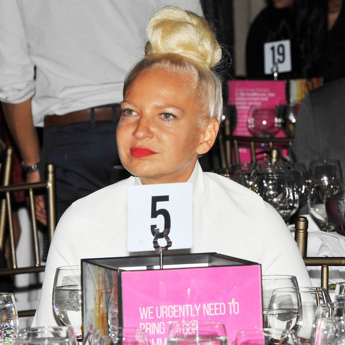 Sia pevačica (1).jpg