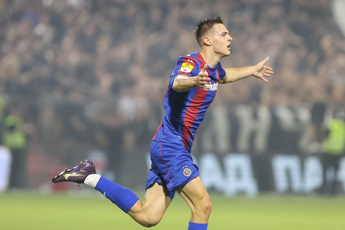 Andrej Kostić slavi prvi gol za Partizan protiv Železničara