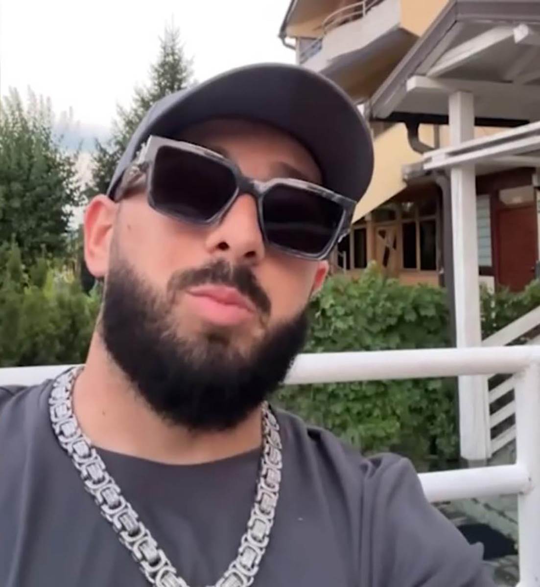 Sajfer nakon pucnjave (1).jpg