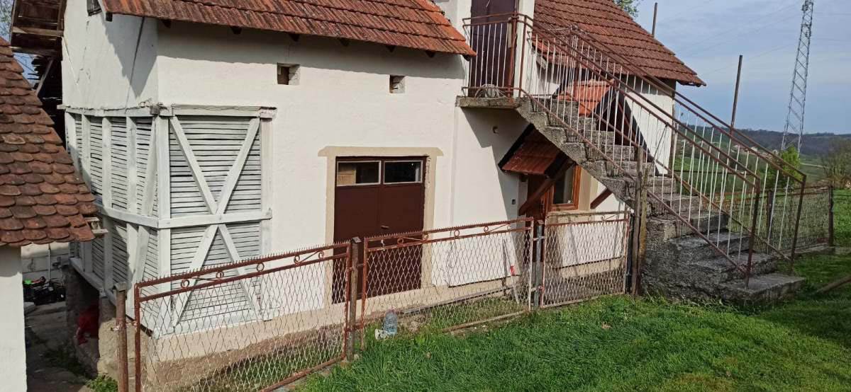 kuća na prodaju u Poljanicama (11).jpg