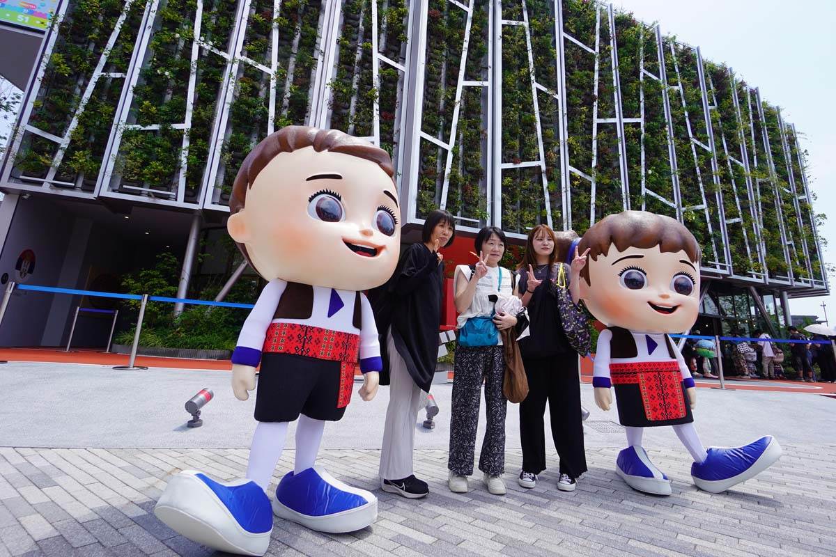 Maskote EXPO 2027 Beograd u Osaki_3 (Foto EXPO 2027 Beograd, Dragan Kujundžić).jpg
