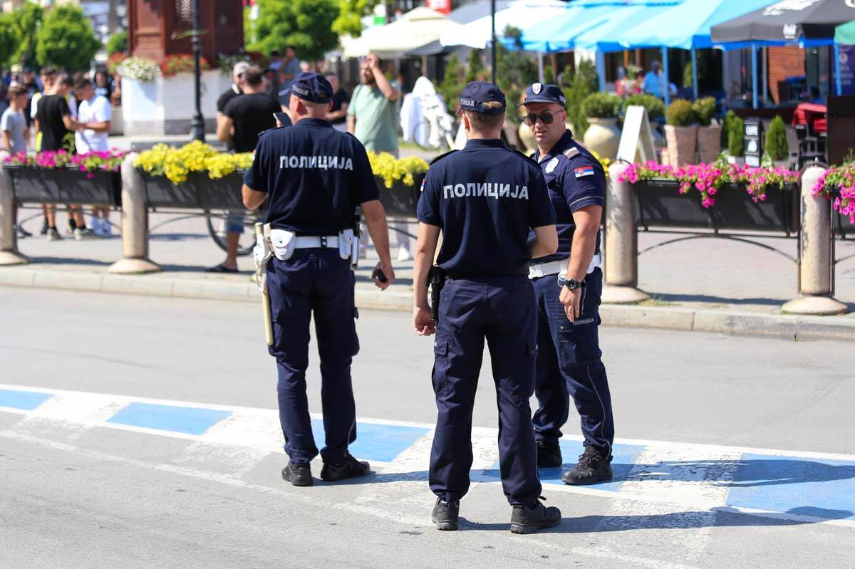 Policija u Novom Pazaru 2.jpg
