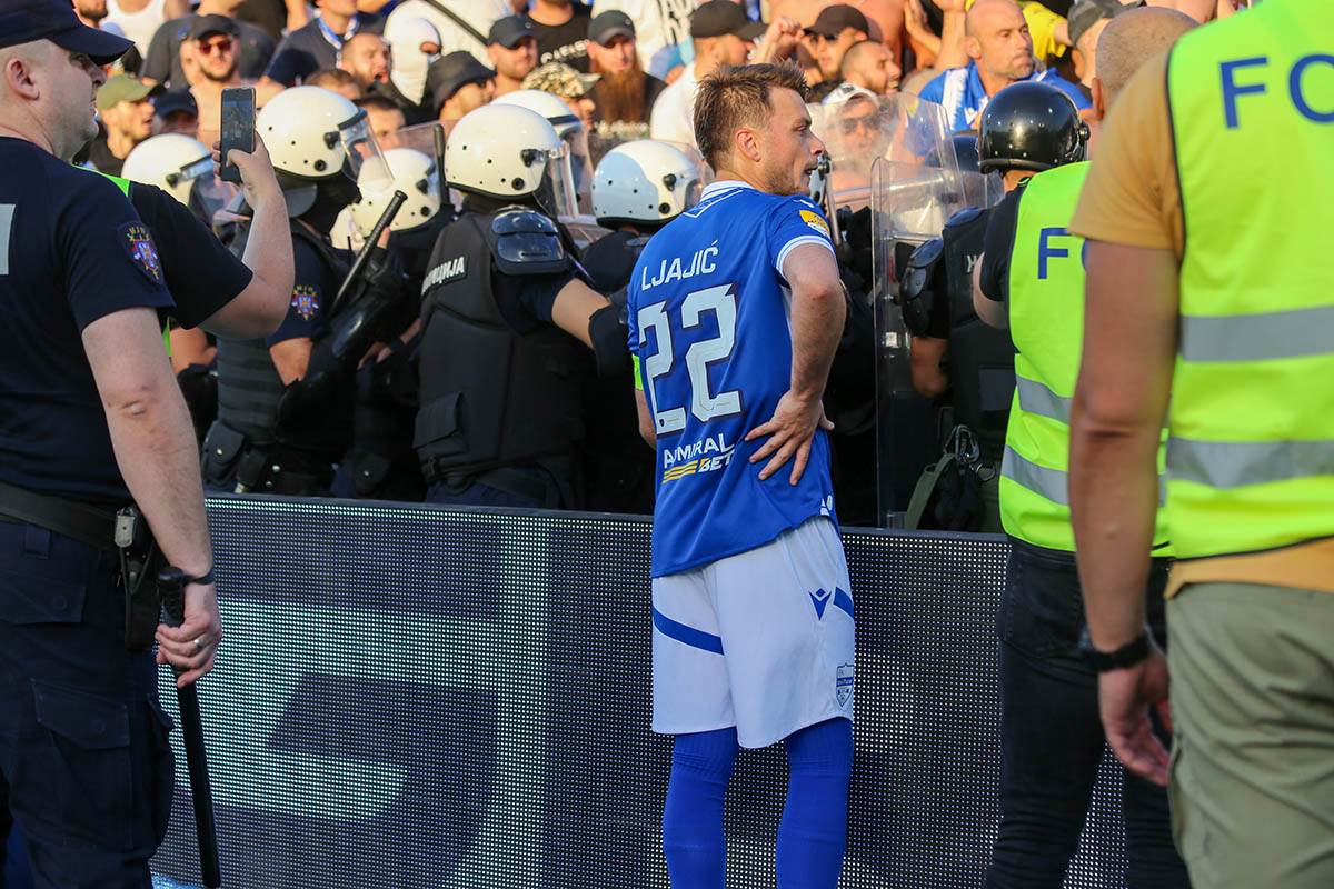 Sukob navijača (12).jpg