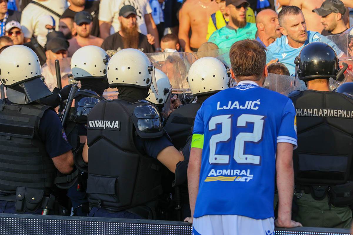 Sukob navijača (13).jpg