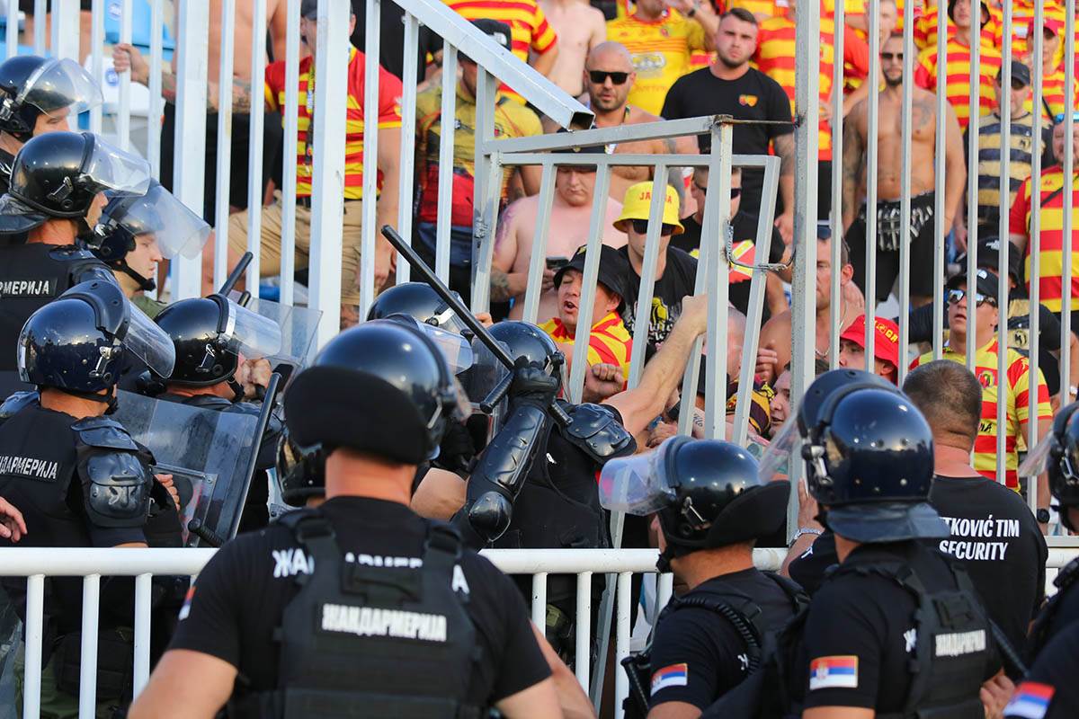 Sukob navijača (16).jpg