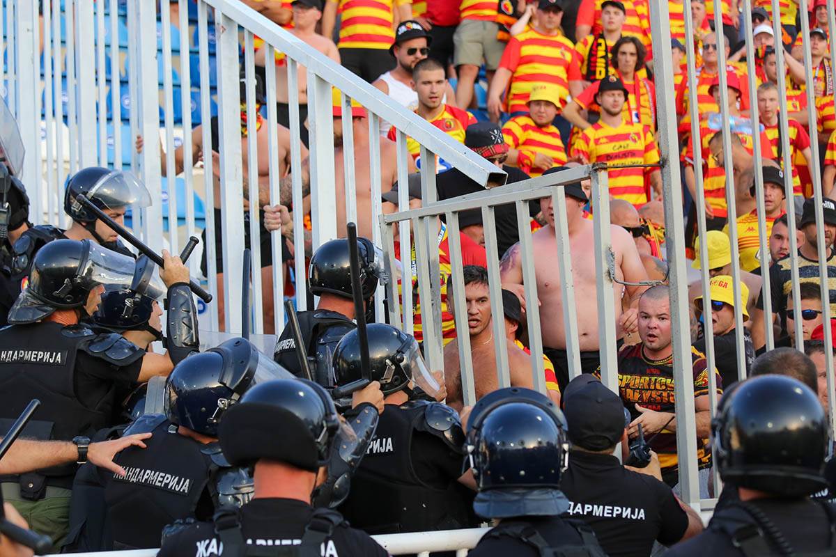 Sukob navijača (17).jpg