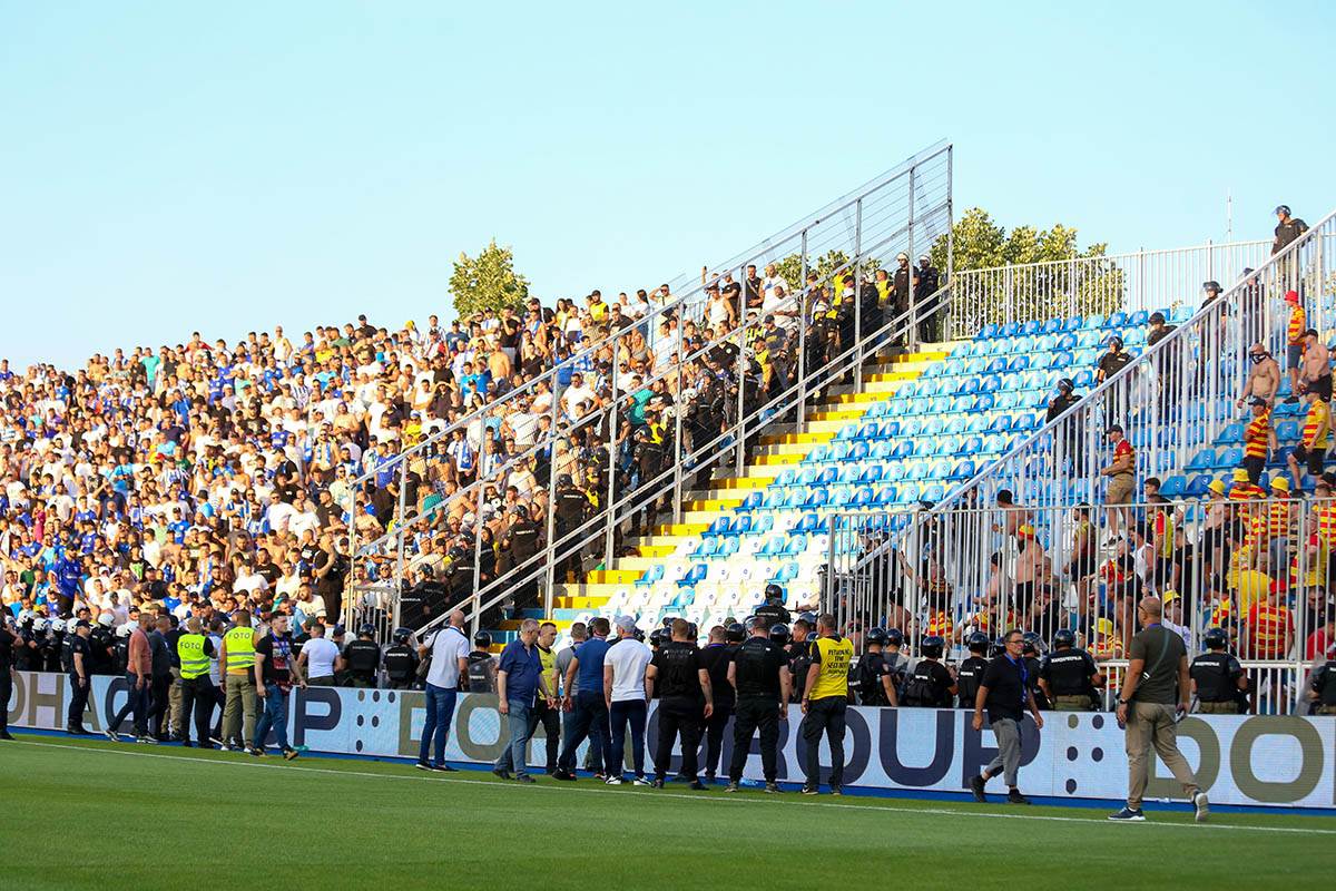 Sukob navijača (1).jpg