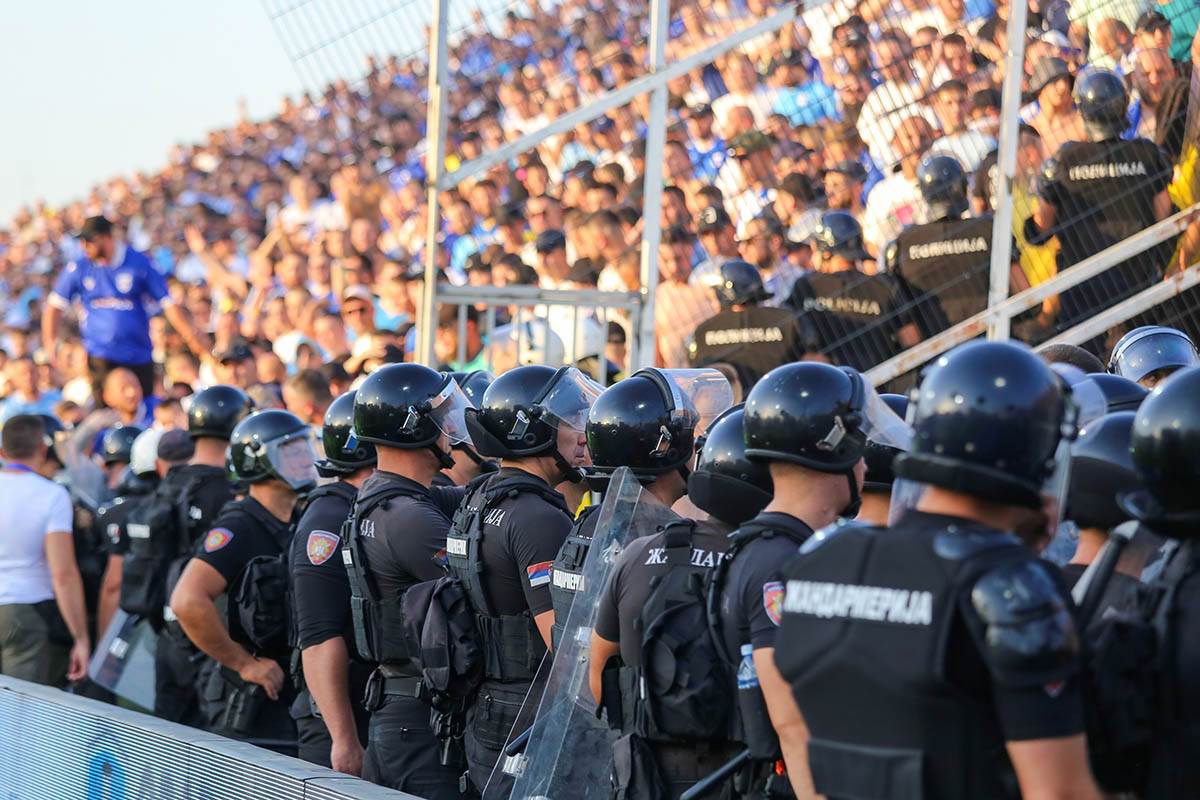 Sukob navijača (19).jpg