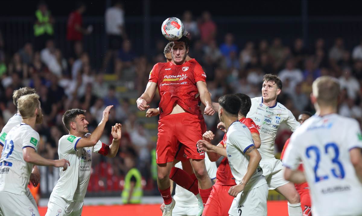 Radnički - Klaksvik  (13).jpg