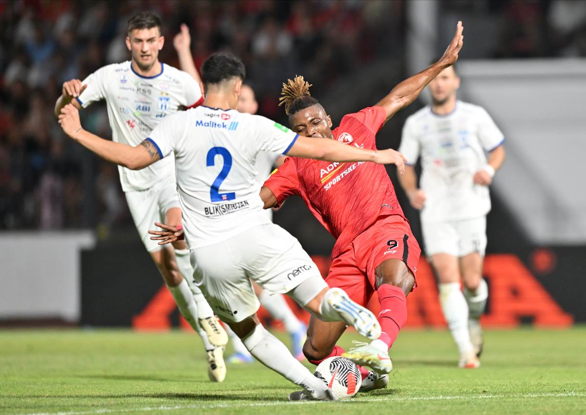 Radnički - Klaksvik  (18).jpg