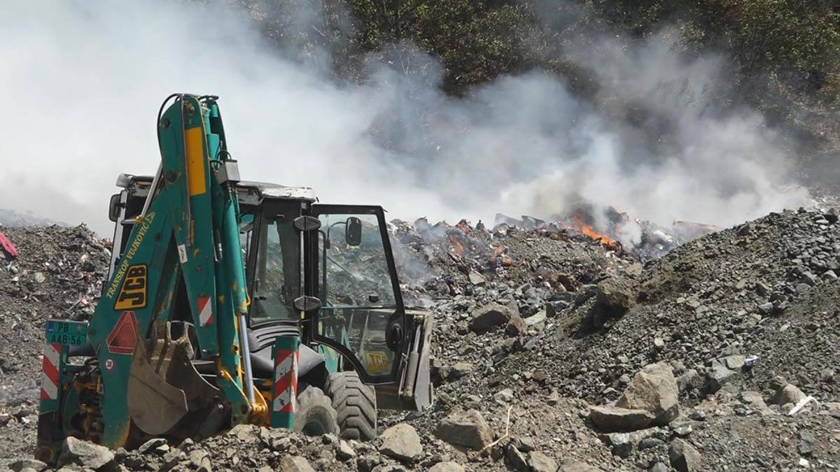 požar na deponiji u Priboju 5.jpg