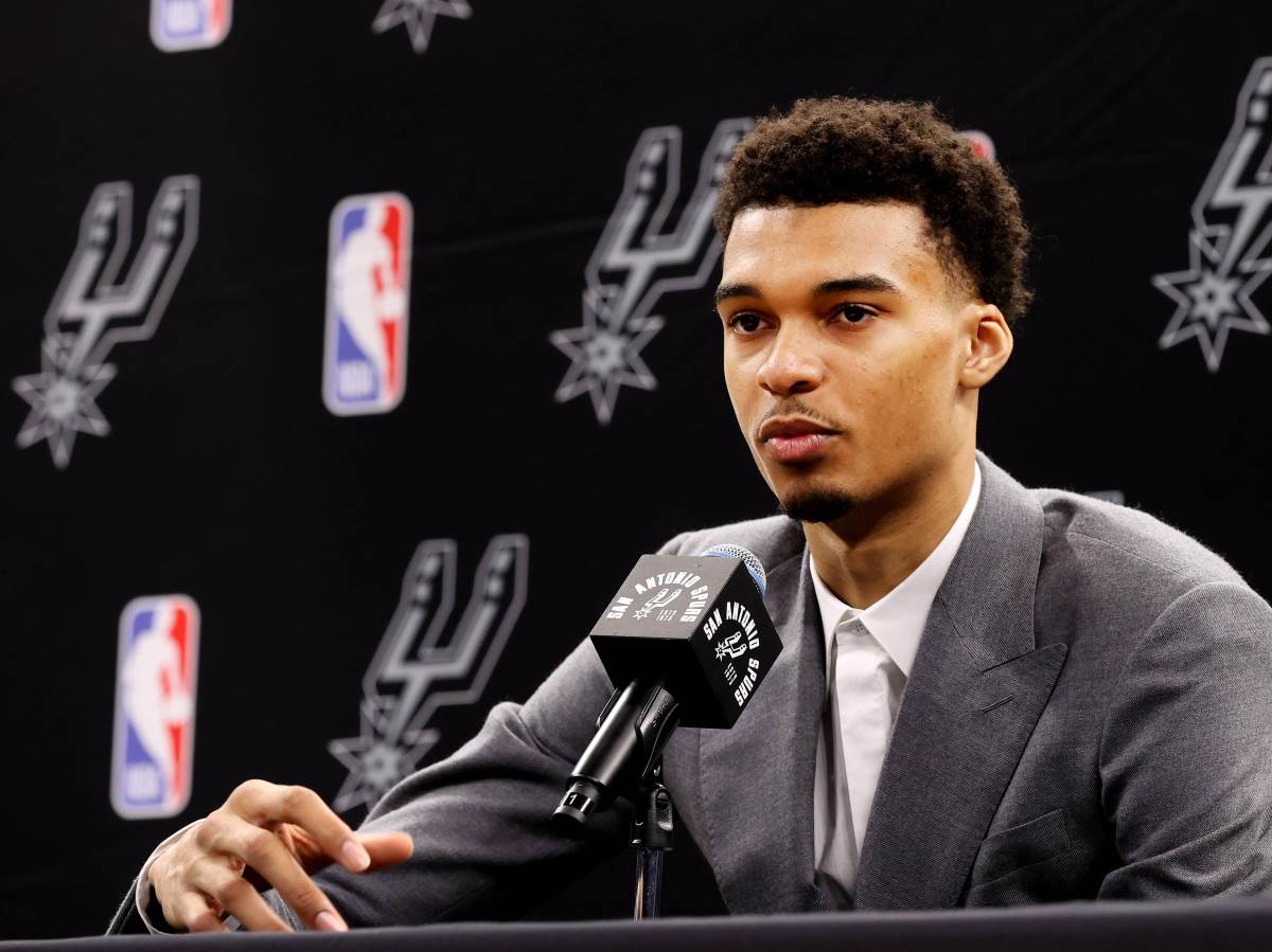 Viktor Vembanjama na predstavljanju u NBA ligi