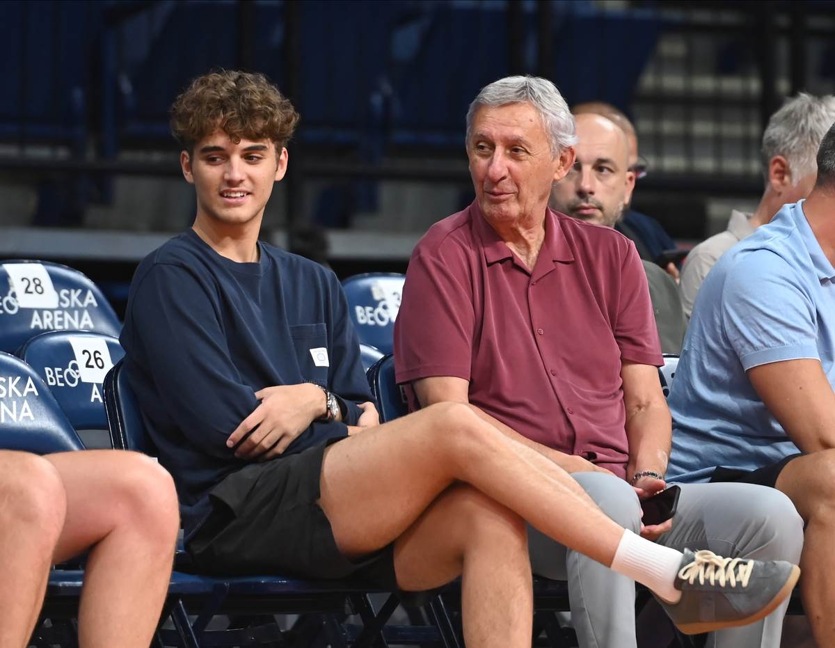 Svetislav Pešić na utakmici U18 reprezentacije u Beogradu