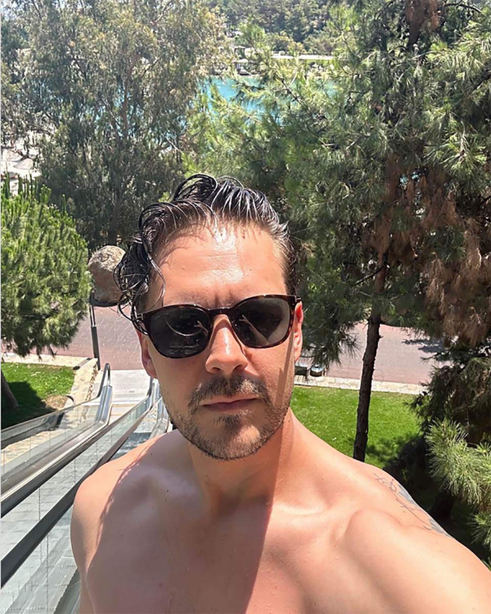 Miloš Biković na odmoru (1).jpg