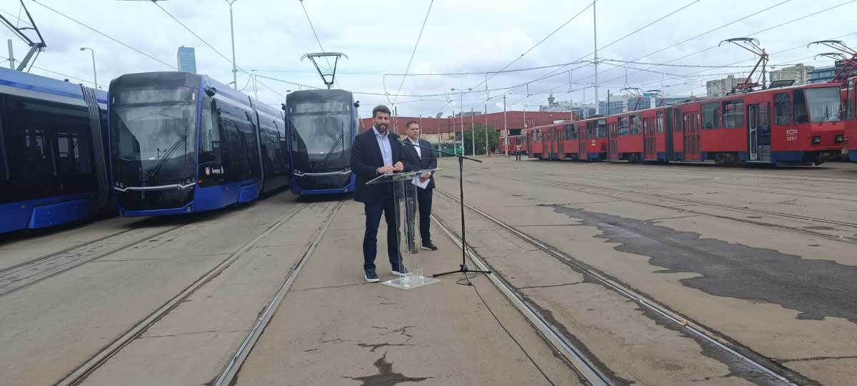 Novi tramvaji u Beogradu (1).jpg
