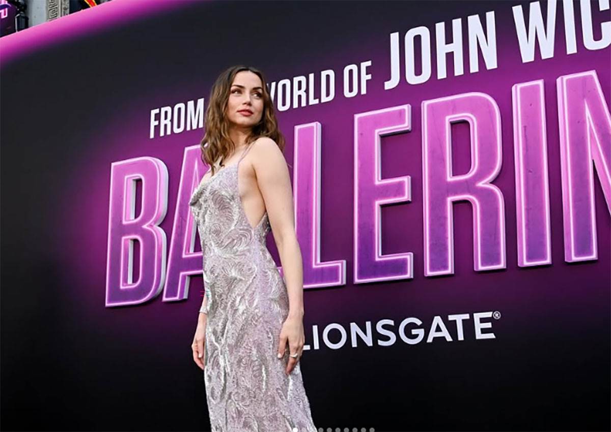 Ana de Armas (1).jpg