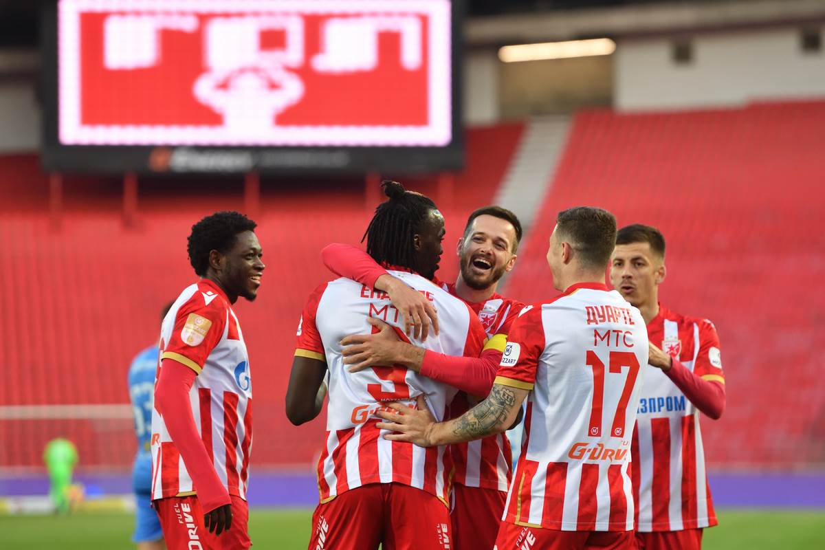 Ebenezer Anan slavi gol Crvene zvezde