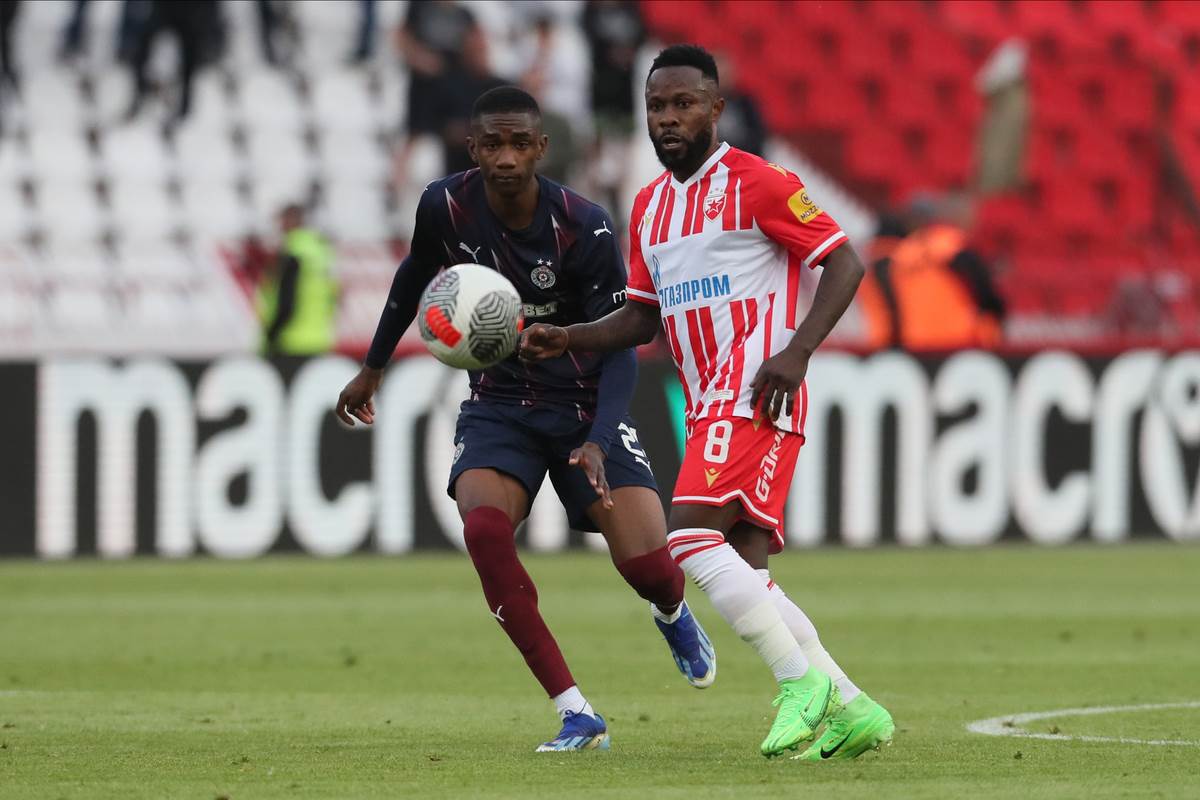 Denil Kastiljo i Gelor Kanga na derbiju