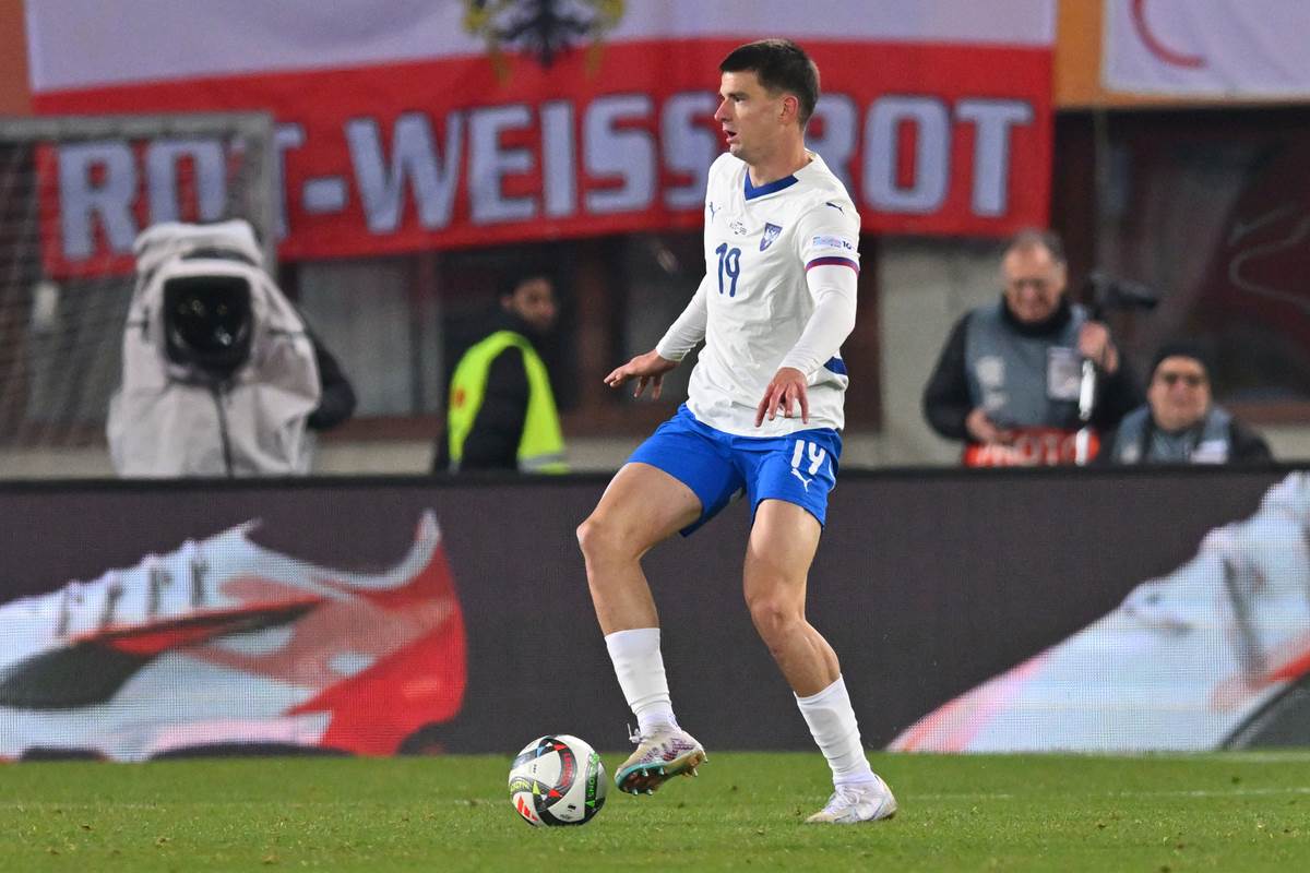 Mirko Topić na utakmici reprezentacije Srbije protiv Austrije u Ligi nacija