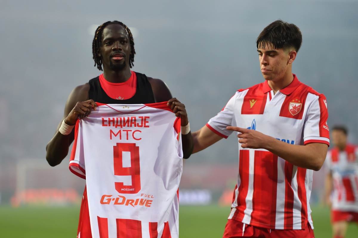 Strahinja Stojković sa Šerifom Endiajeom.