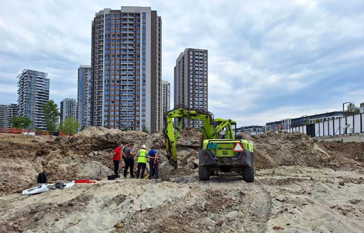 uklanjanje bombe iz Drugog svetskog rata (1).jpg