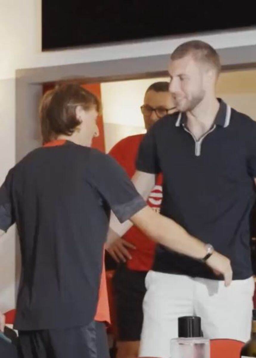 Luka Modrić i Strahinja Pavlović pozdrav u Milanu