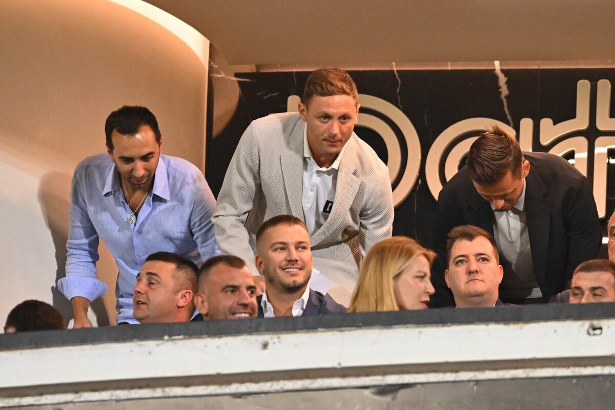 Nemanja Matić i Uroš Matić u loži stadiona Partizana protiv Hibernijana