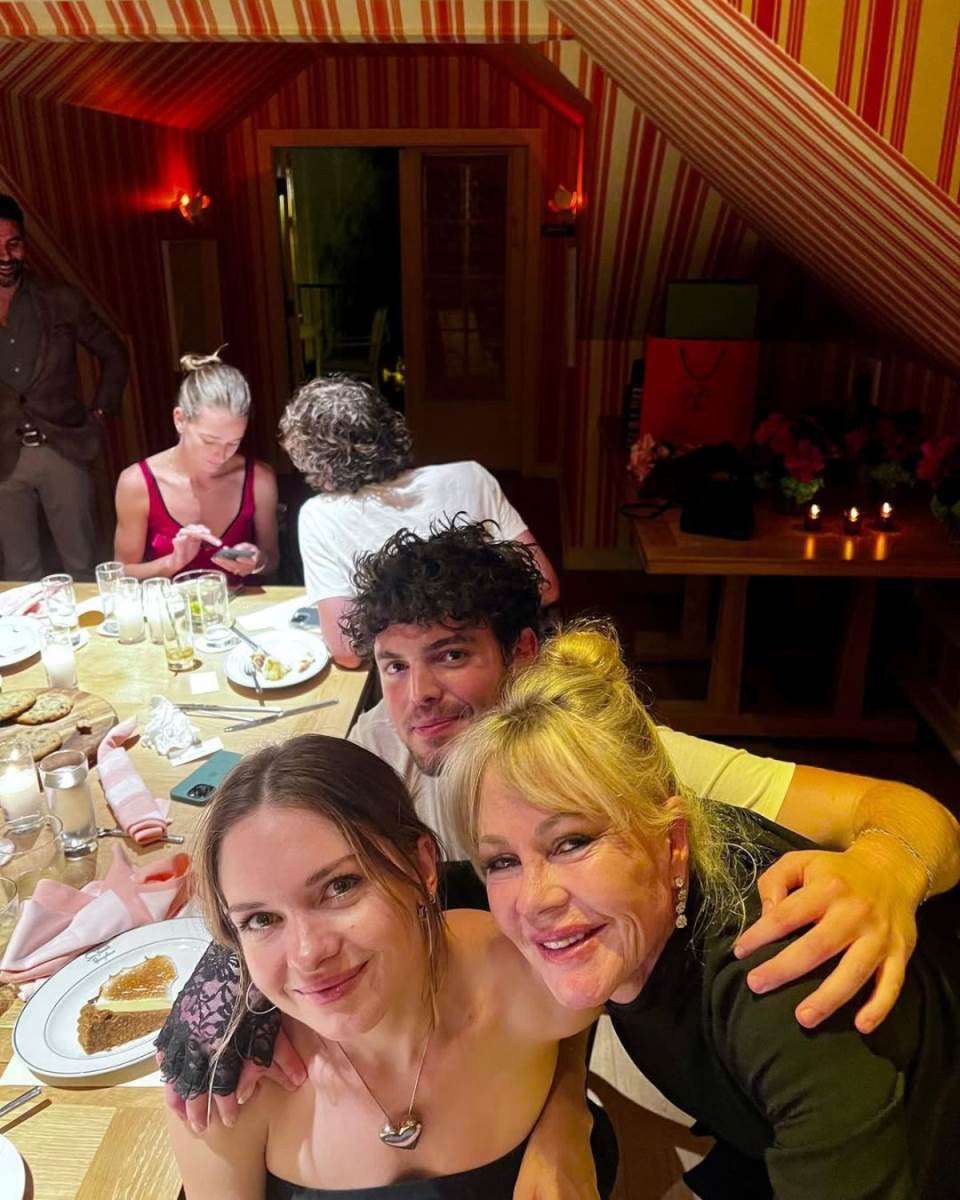 Melani Grifit sa ćerkom