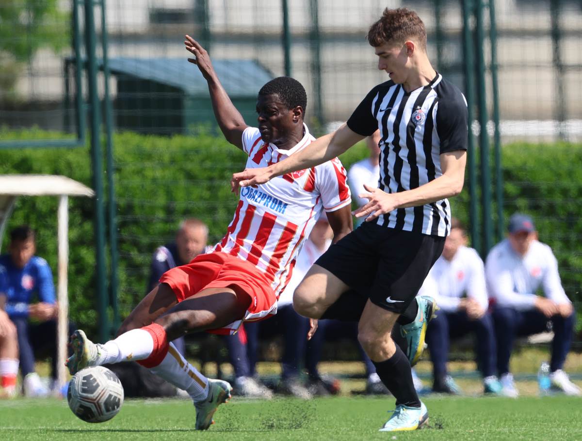 Bivši fudbaler Crvene zvezde Fejvor Injeka Ogbu