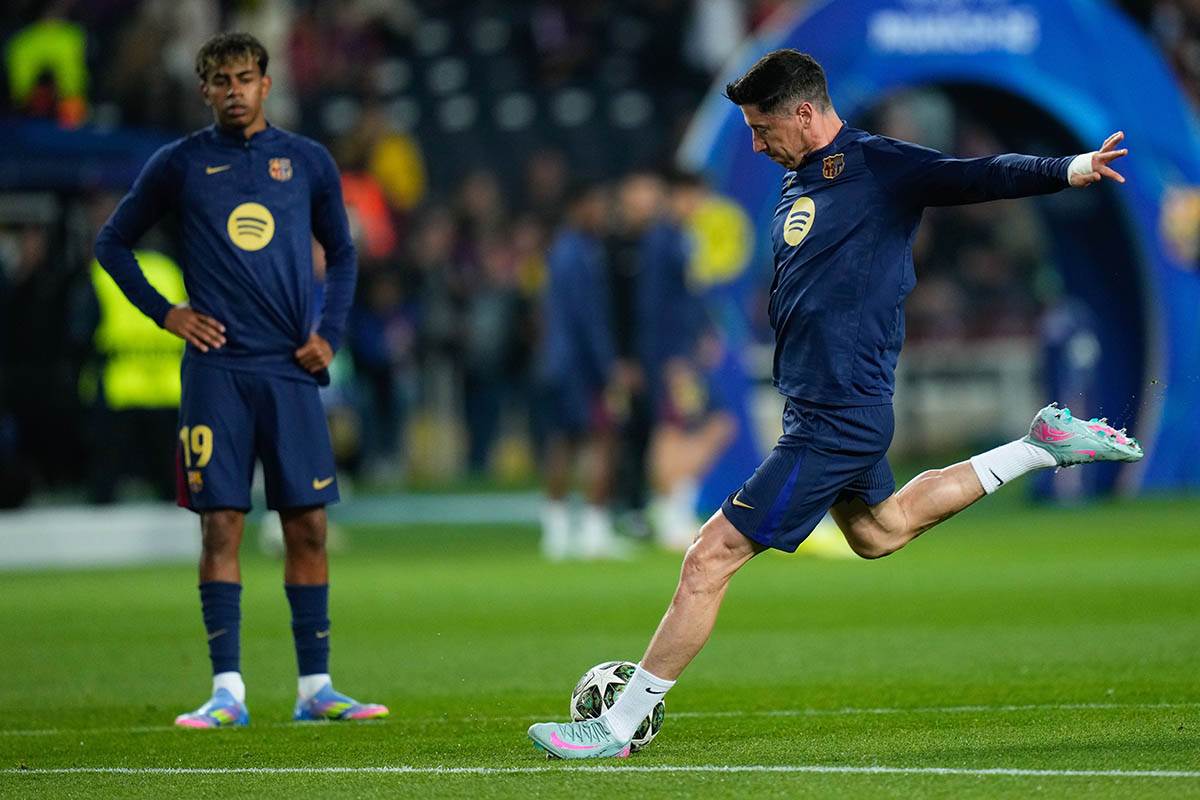 Robert Levadnovski i Lamin Jamal (2).jpg