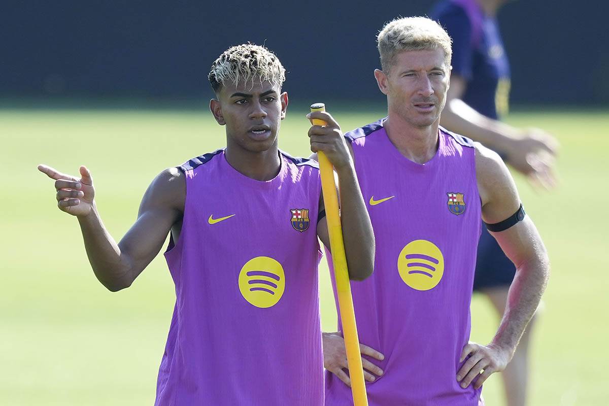 Robert Levadnovski i Lamin Jamal (1).jpg