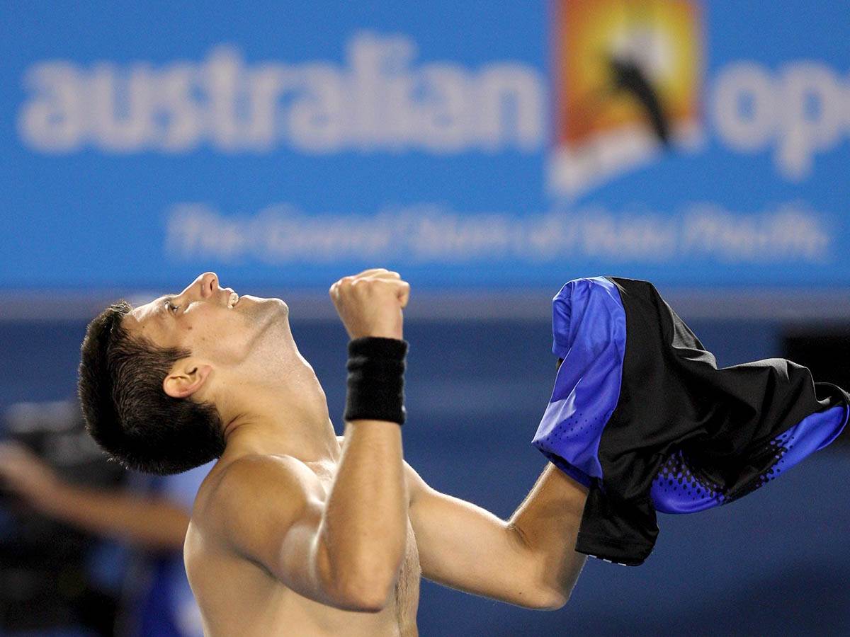 Novak Đoković pobedio Rodžera Federera 2008. godine na Australijan openu (1).jpg