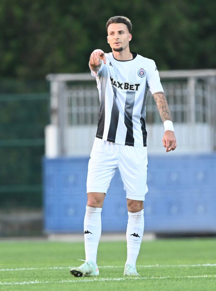 Mateja Milovanović u dresu Partizana.