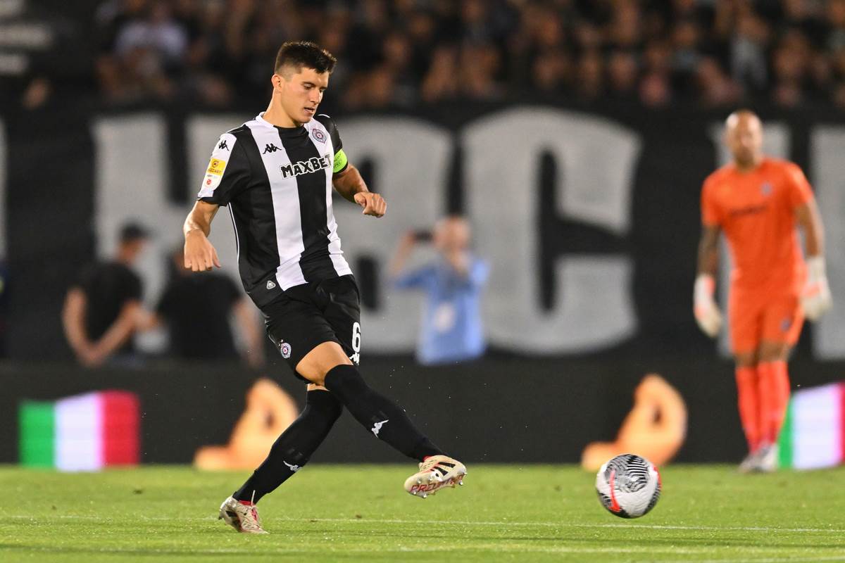 Vanja Dragojević u dresu Partizana.