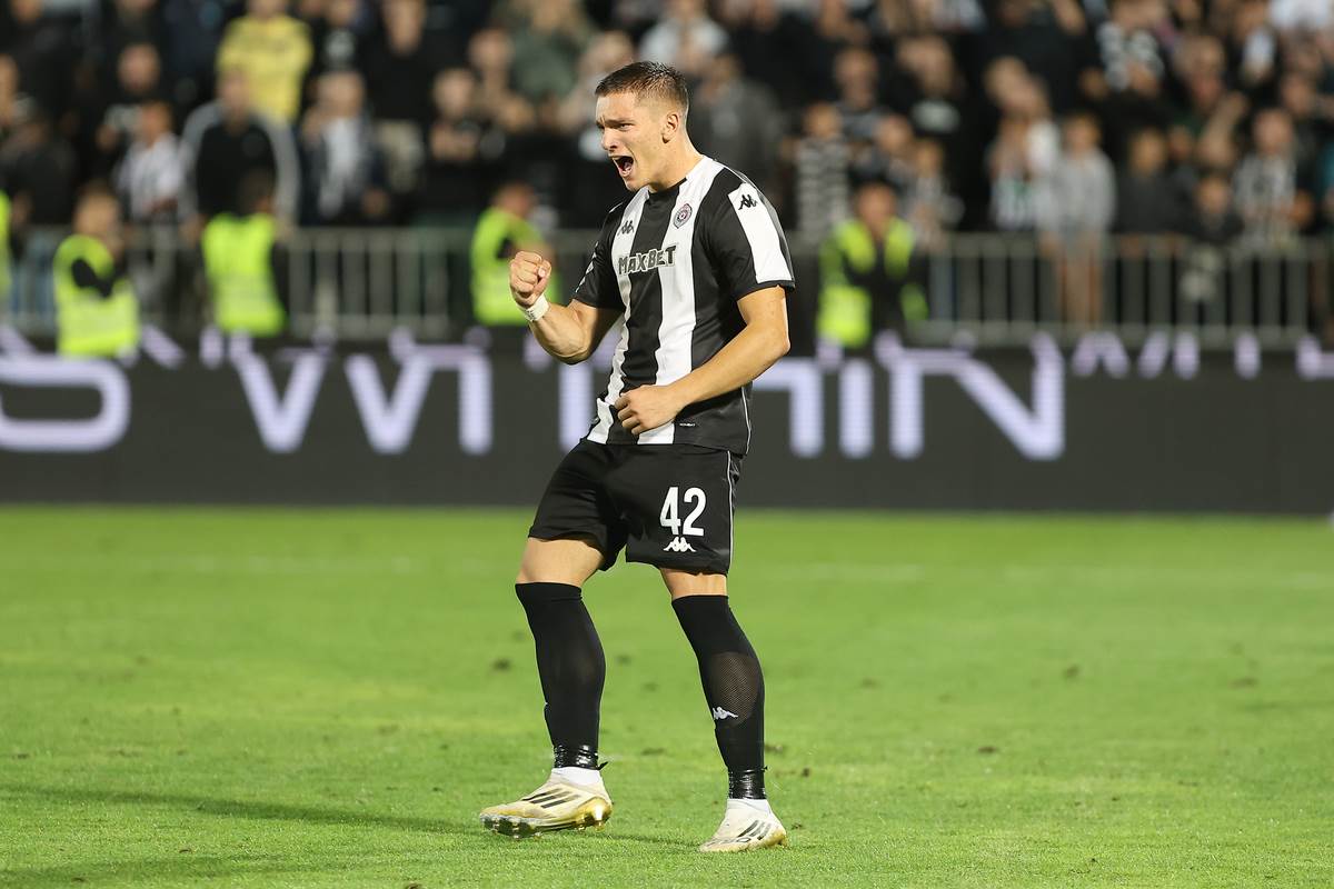 Dušan Jovanović u dresu Partizana.