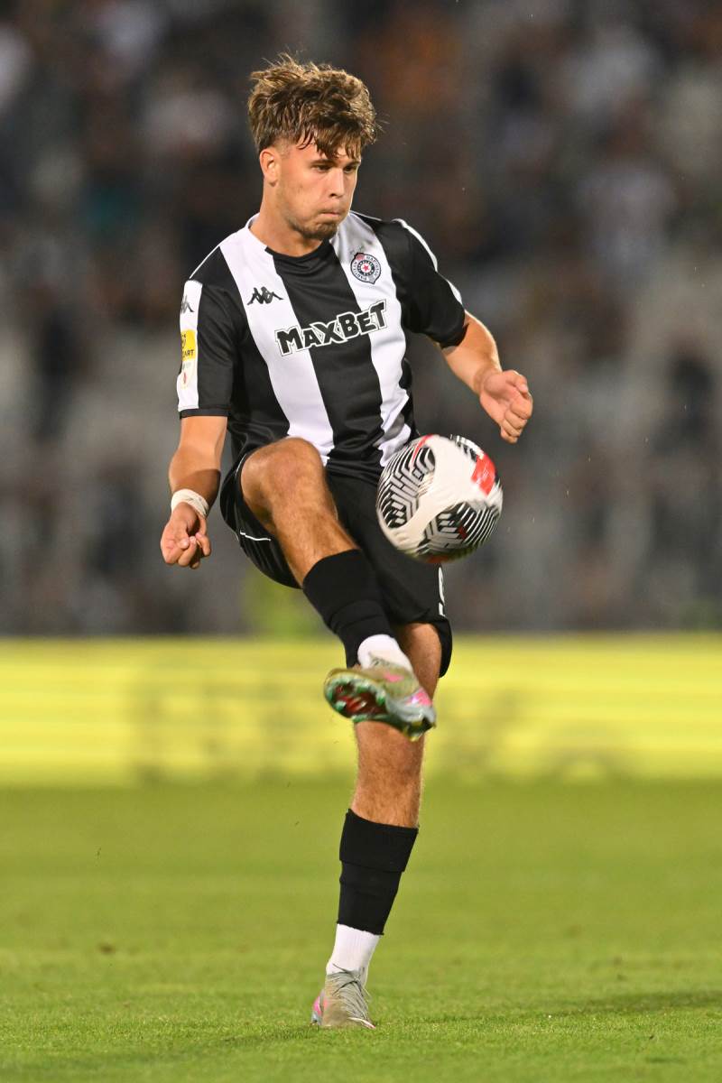 Bogdan Kostić u dresu Partizana.